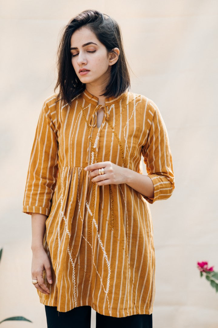 Mustard Line top