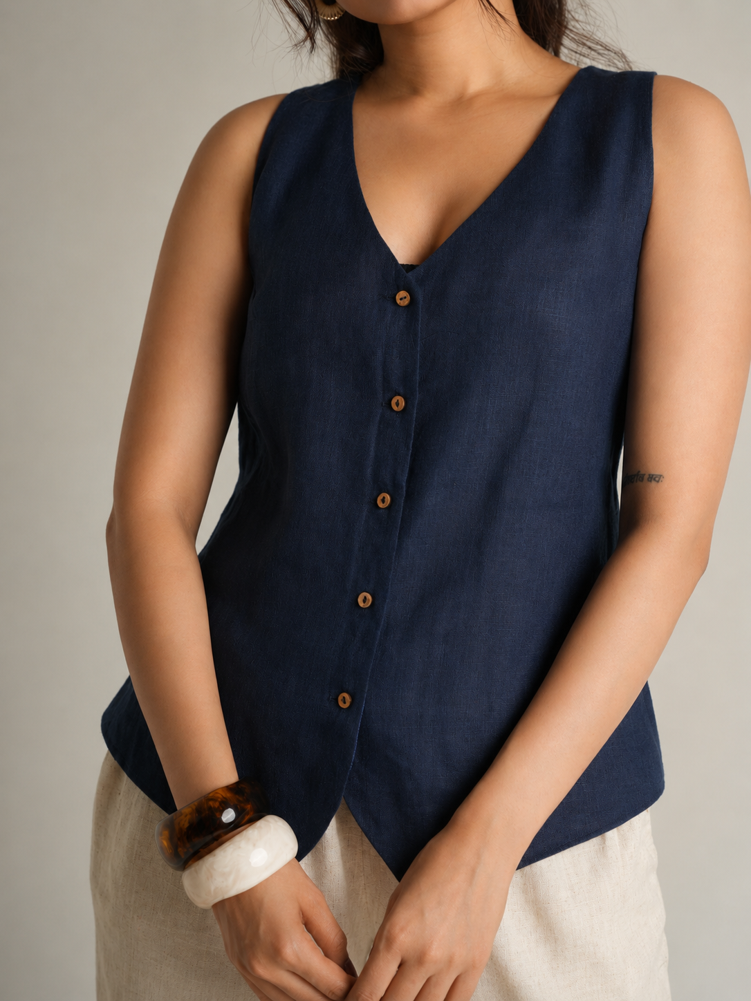 Frayed linen blue top