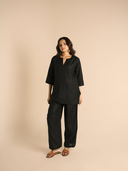 Bare linen top and bottom