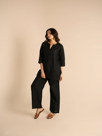 Bare linen top and bottom