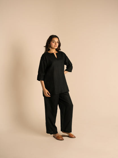 Bare linen top and bottom