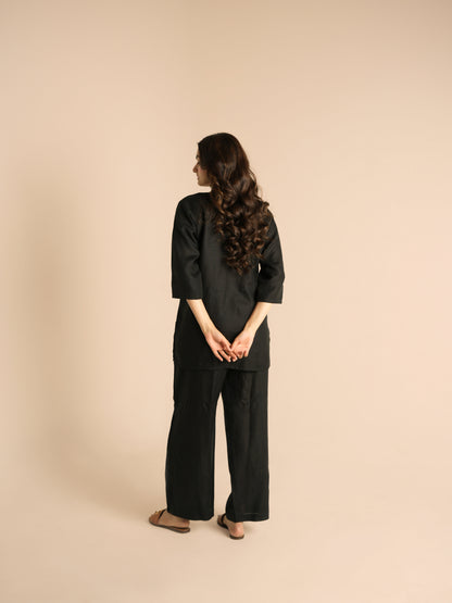 Bare linen top and bottom
