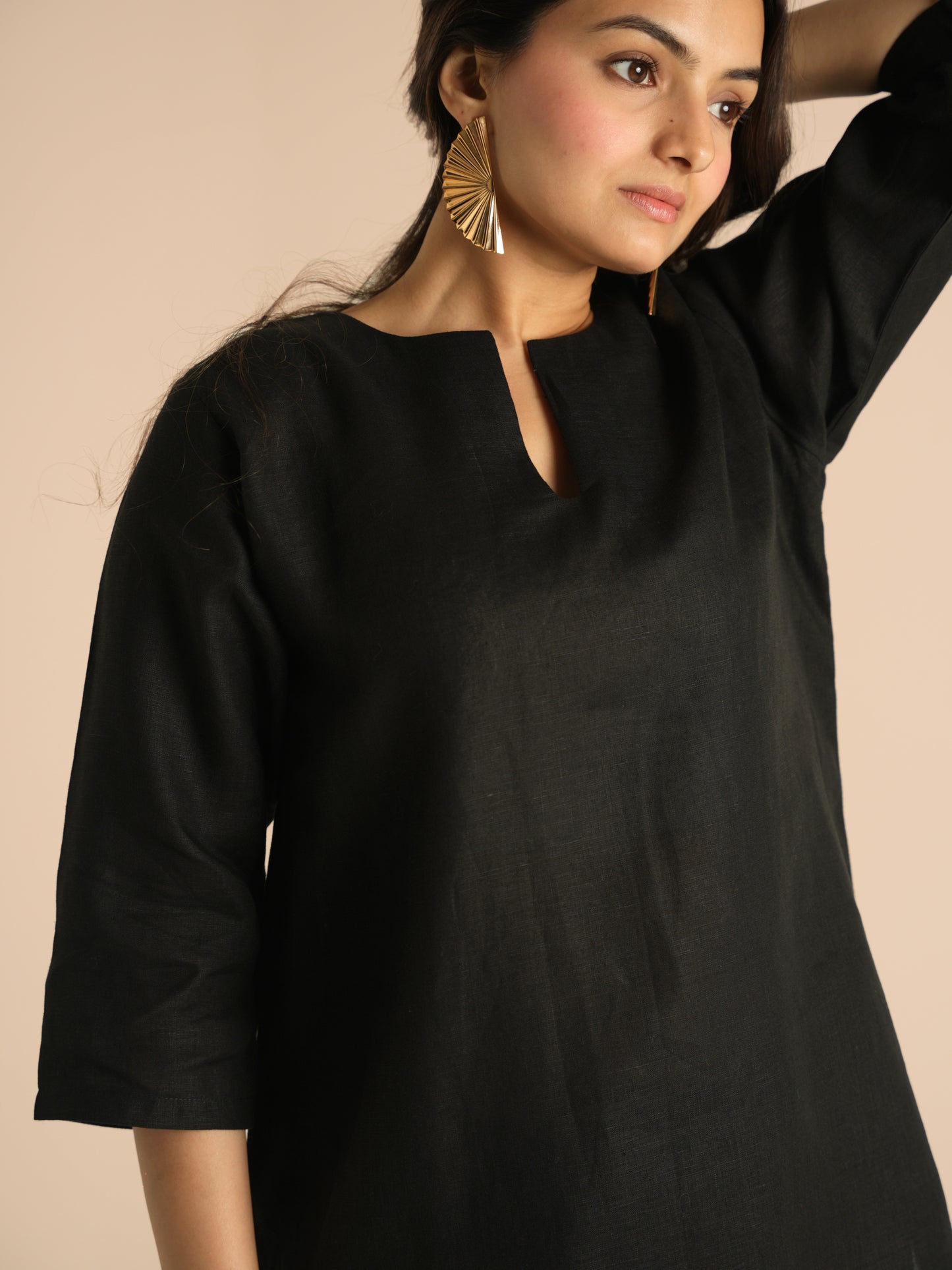 Bare linen top and bottom