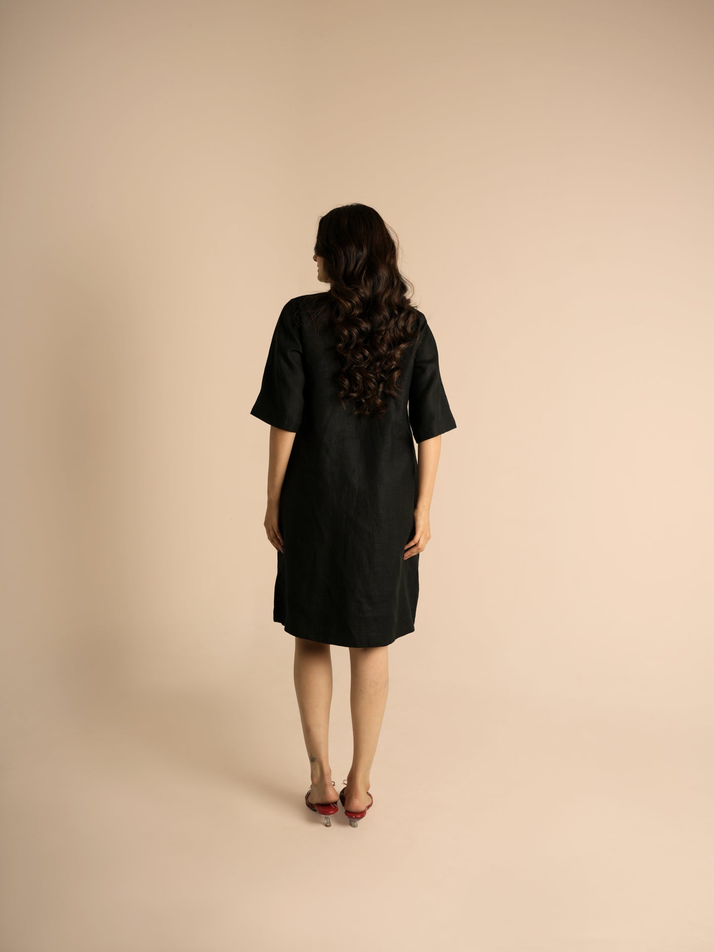 Outline linen dress