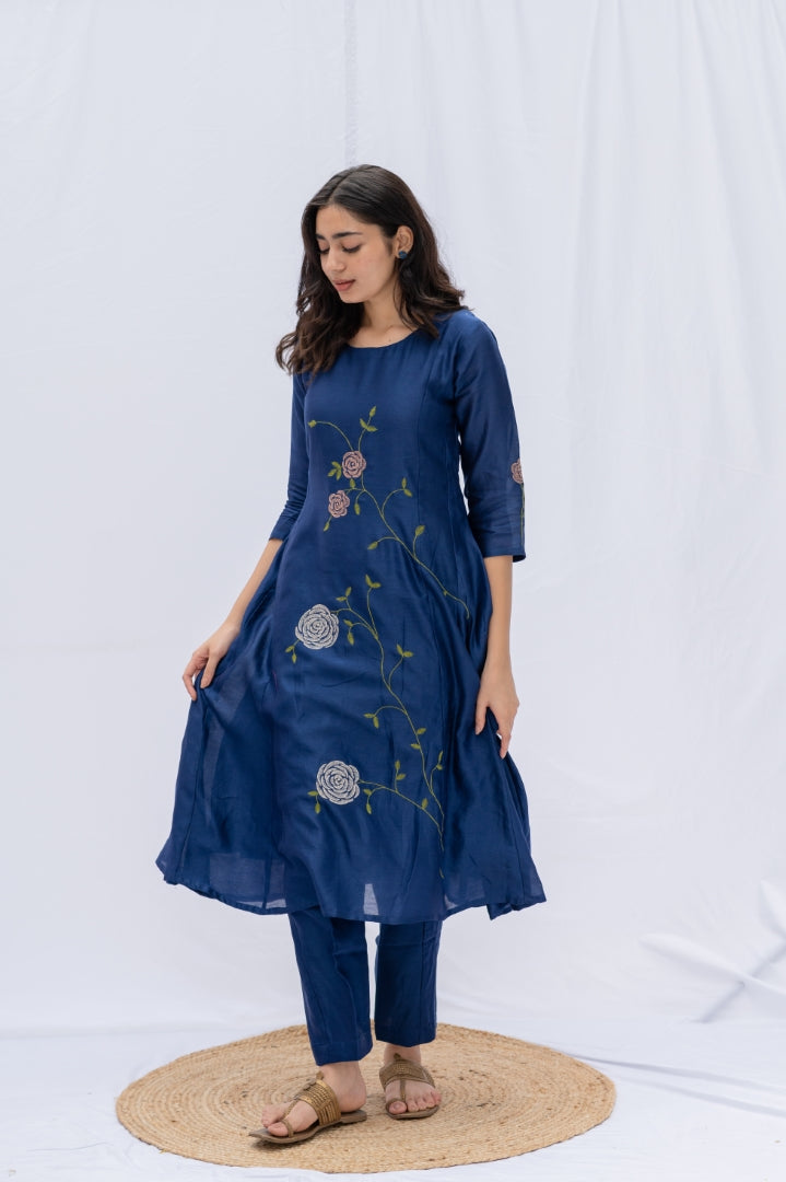 Indian minimal wear ; ethnic wear ; Indian fashion , shopping online, free delivery, indian wear, fashion , style, online shopping